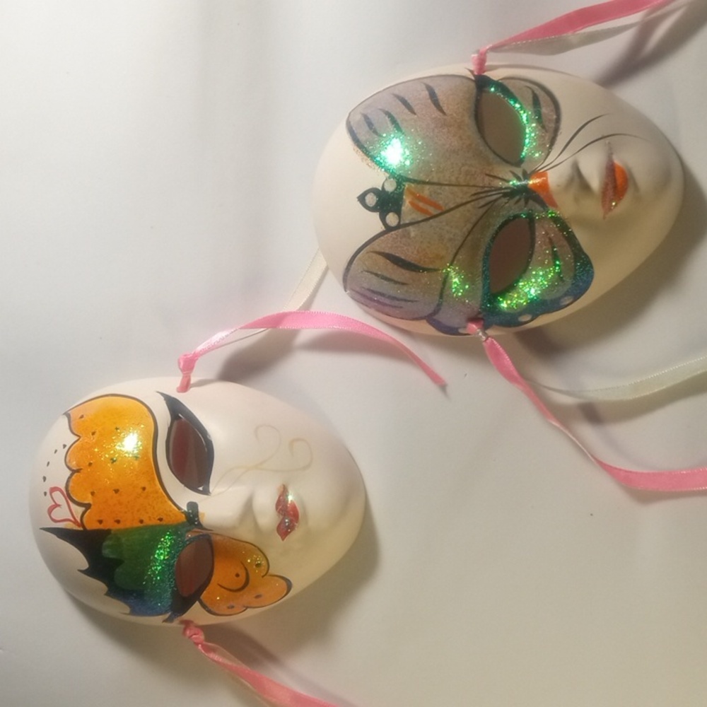 VTG 90s Hand Painted Ceramic Masquerade Masks Set - Boho Butterfly & Heart 🦋✨ - Picture 1 of 7